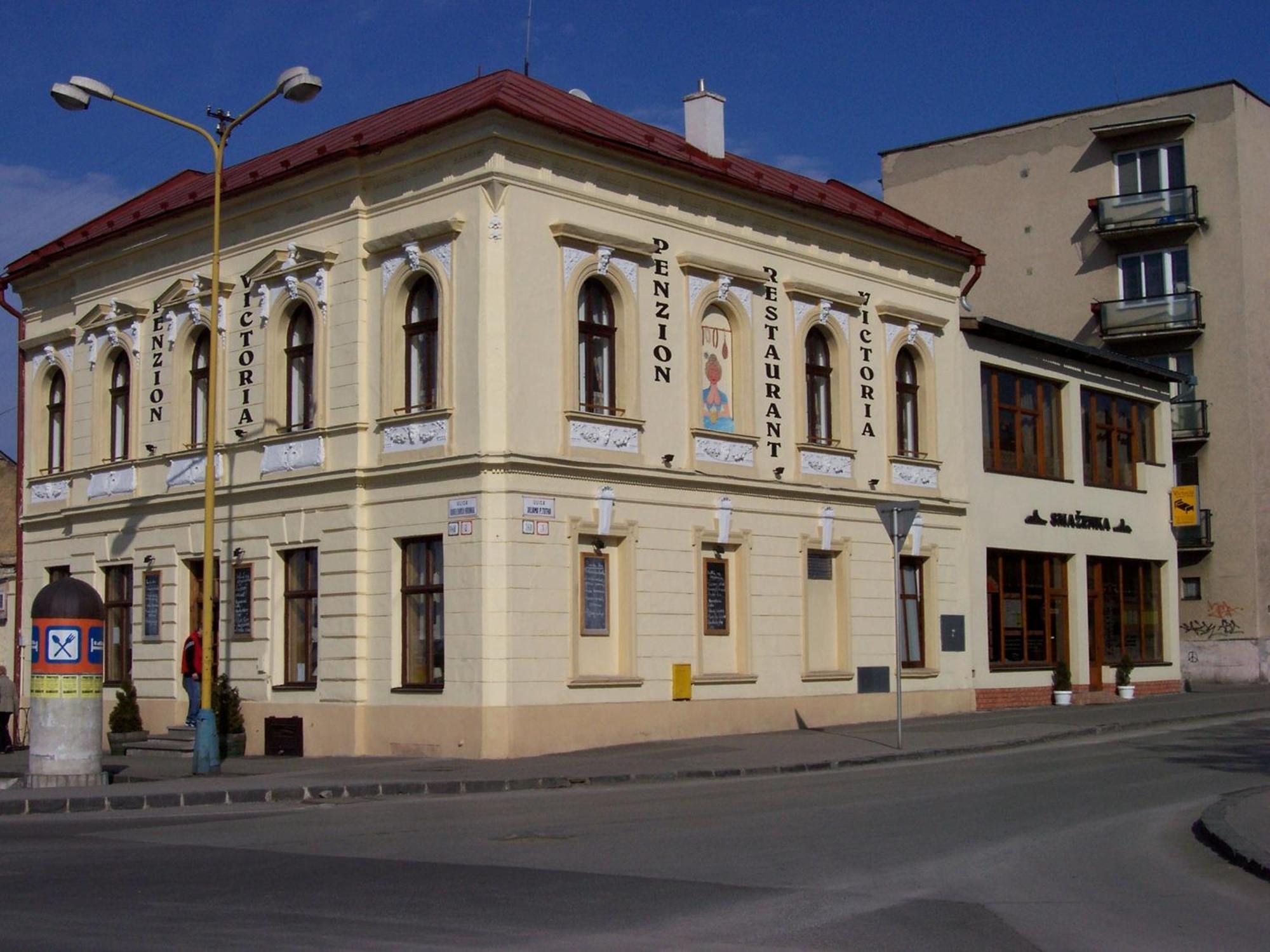 Victoria - Penzion & Restaurant Zvolen Dış mekan fotoğraf