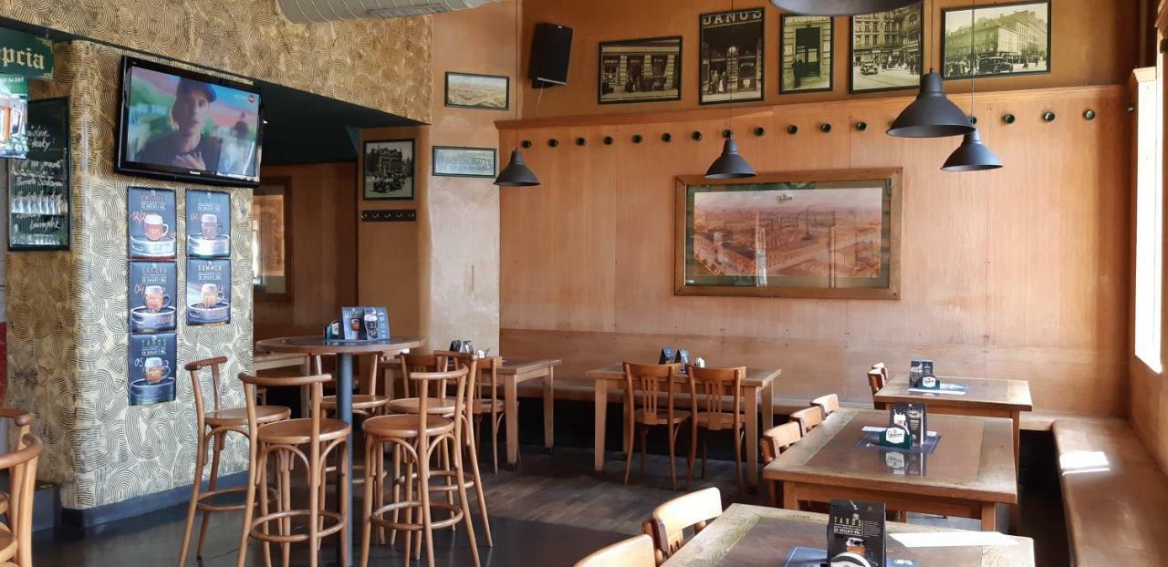 Victoria - Penzion & Restaurant Zvolen Dış mekan fotoğraf